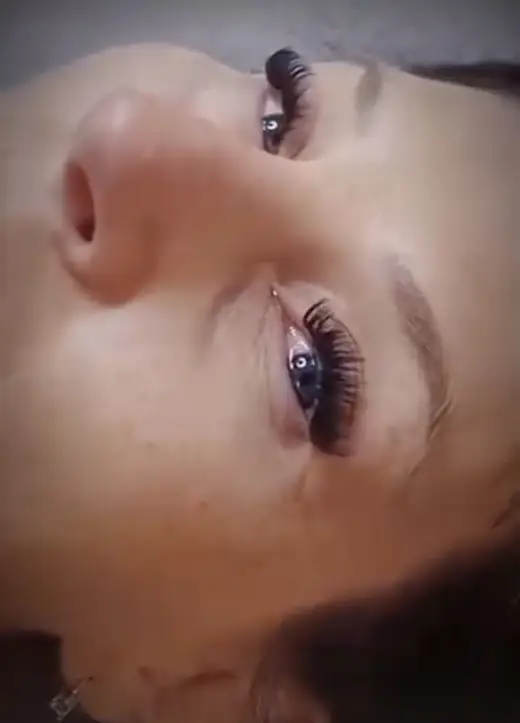 Удължаване на мигли